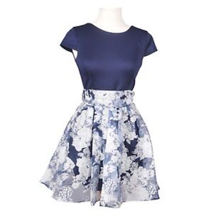 Bee Darlin
Bee Darlin womens Classic